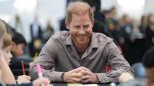 El príncipe Enrique de Inglaterra lanza su última batalla contra los tabloides británicos con la demanda contra el ‘Daily Mail’ | elperiodico.com