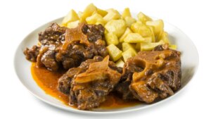 El sorprendente ingrediente con el que conseguir un rabo de toro de otro nivel