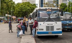 El transporte público de pasajeros en Venezuela cerró el año 2025 «con los cauchos espichados»