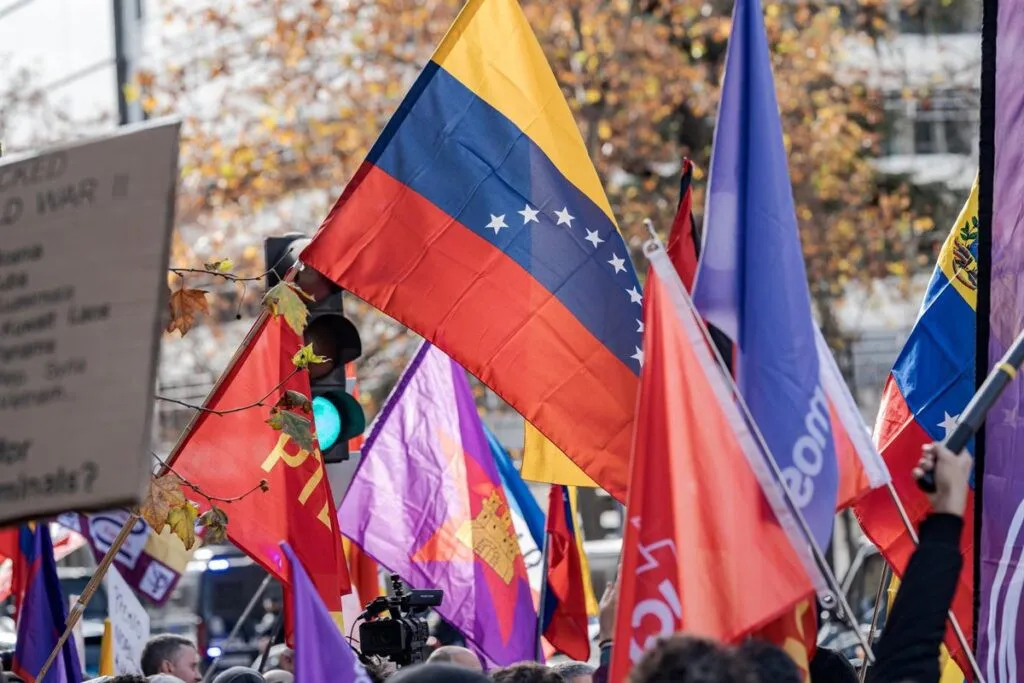 España y la izquierda latinoamericana rechazan la apropiación de los recursos de Venezuela e "injerencias" en su futuro
