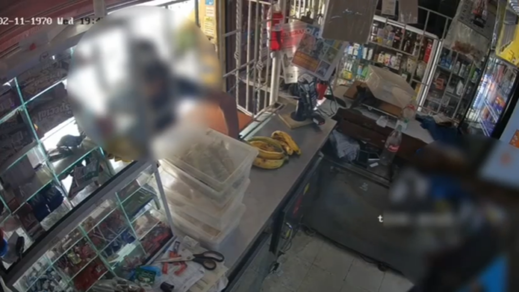 Estos son los dos presuntos extorsionistas capturados tras quedar expuestos en video: uno era de ‘Los Pepes’ y otro de ‘Los Costeños’