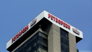 Exigen en protesta derogar “privatización” de Petroperú