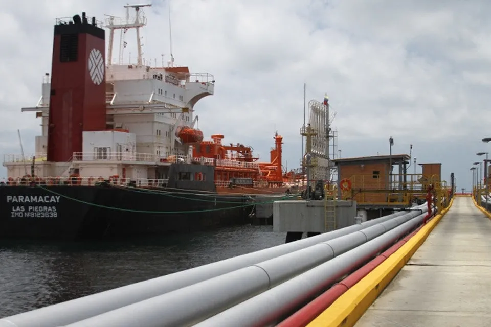 Exportaciones petroleras de Venezuela a EE.UU. repuntaron a 101.000 b/d en la semana posterior a la intervención del 3Ene - AlbertoNews