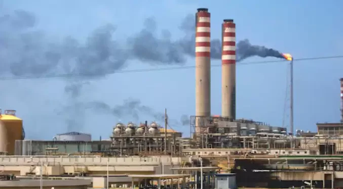 FANB refuerza vigilancia en refinerías de Zulia y Falcón