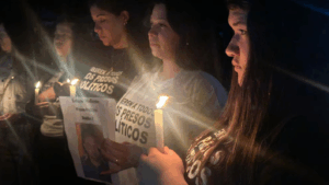 Familiares de presos políticos esperan en vigilia nuevas excarcelaciones