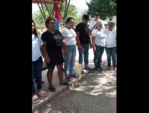 Familiares rezaron por la excarcelación de presos políticos en Tocorón (Video)