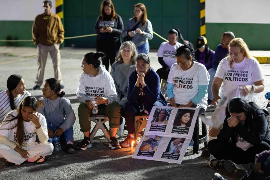 Familias de presos políticos, desesperadas ante expectativa de más excarcelaciones
