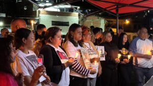 Familias de presos políticos en Rodeo I realizaron una misa tras 14 días de vigilia exigiendo libertad total