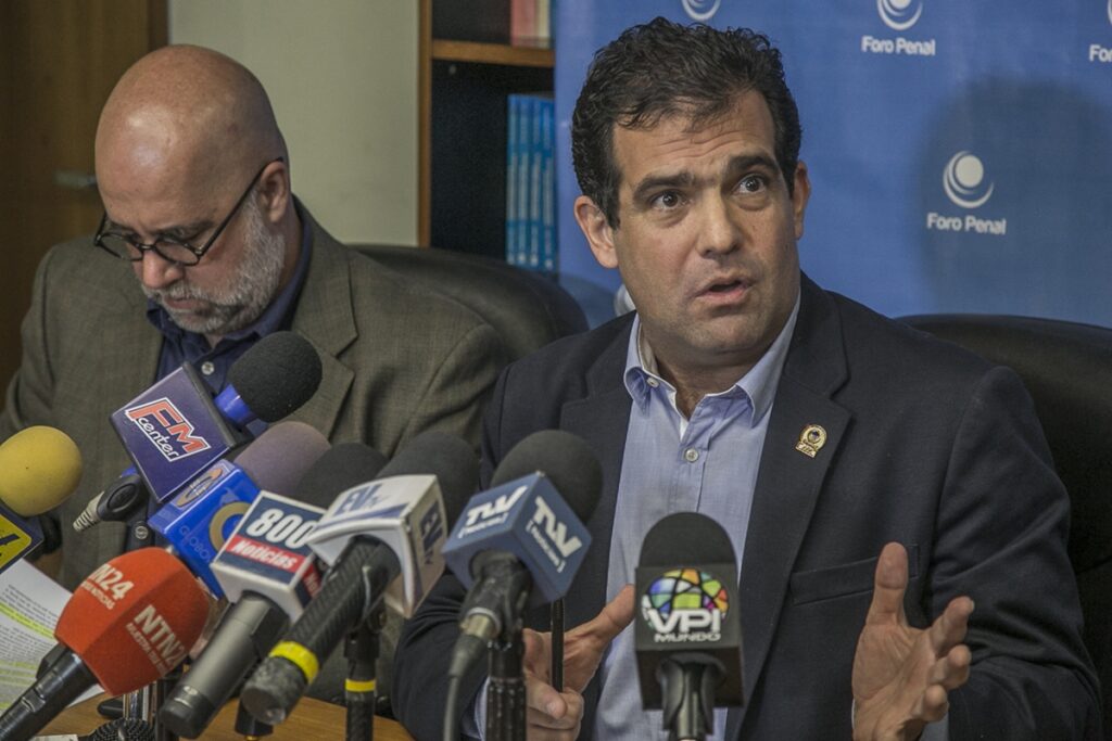 Foro Penal confirmó 100 excarcelaciones de presos políticos en Venezuela desde el #8Ene (Video)