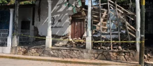 Fuerte sismo en México deja dos muertos, decenas de viviendas colapsadas y más de 500 réplicas