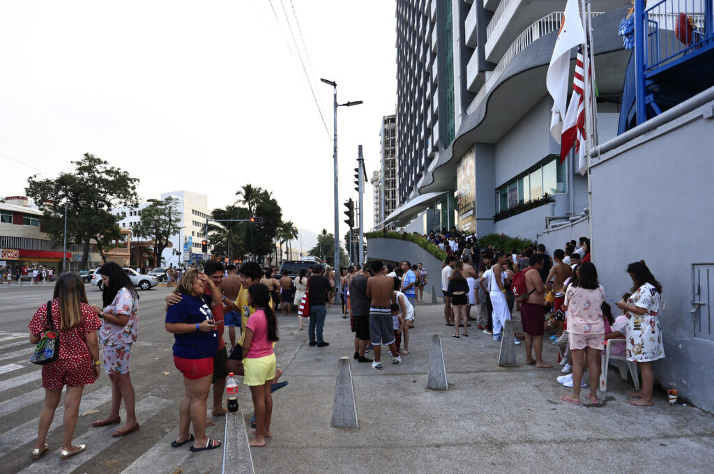 Fuerte sismo provocó la muerte de un hombre durante evacuación en Ciudad de México