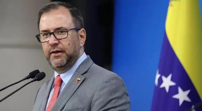 Gil recibe a delegación de EEUU encabezada por Laura Dogu