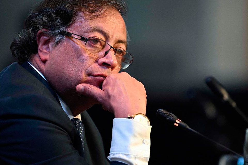 Gustavo Petro afirma que «lancheros» sobrevivieron a un ataque de EEUU en el Pacífico