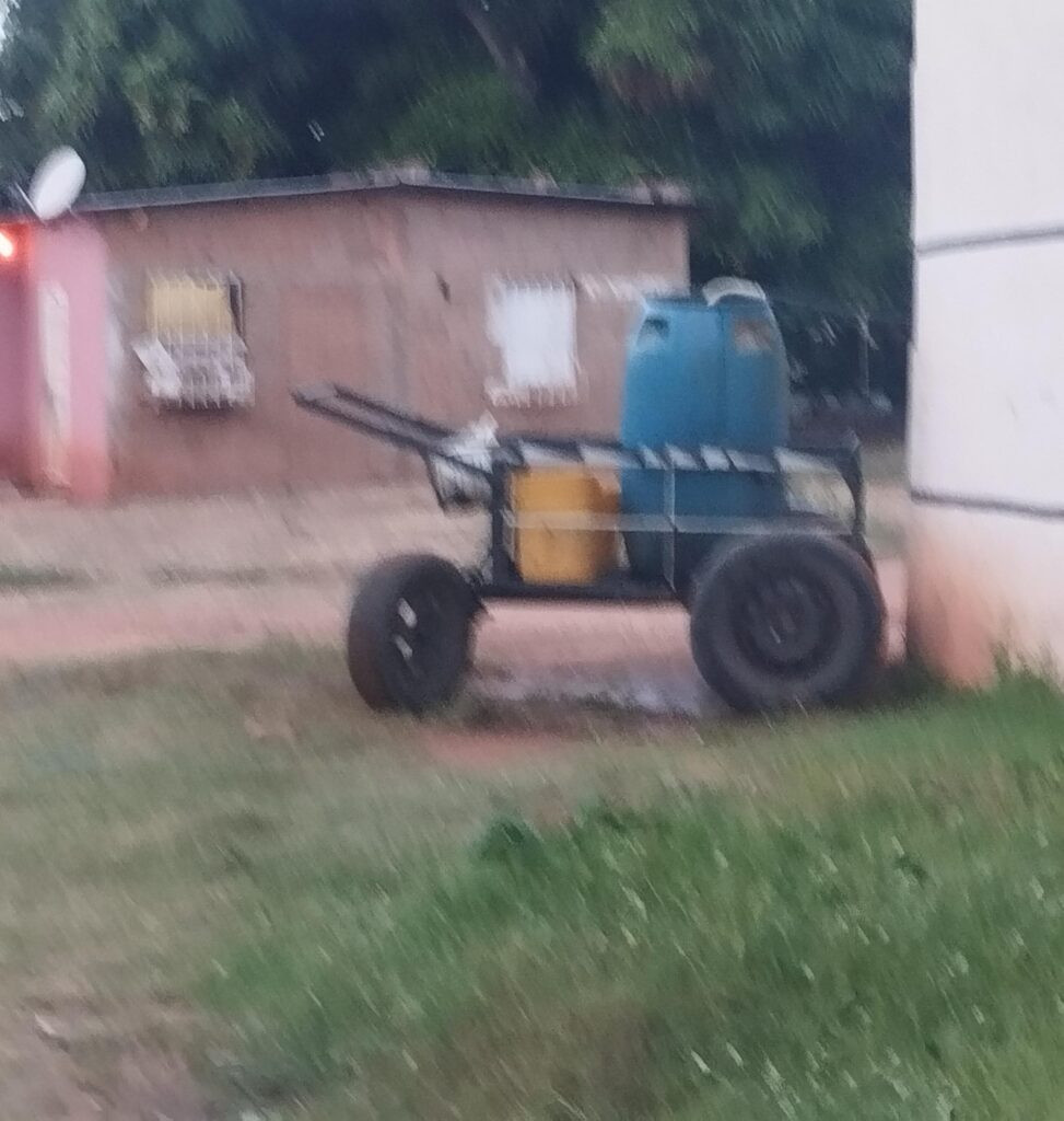 Habitantes de Colinas de los Próceres exigen agua por tubería para este 2026 – Diario El Luchador
