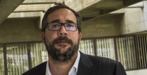 Habla el académico y politólogo Michael Penfold tras ser designado en ‘Comisión de Convivencia y Paz’ del Gobierno encargado