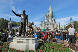 Hallan a un hombre muerto en Disney World Orlando, la sexta muerte en los últimos meses | elmundo.es