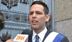 ICE detiene a exalcalde Carlos García y temen deportación
