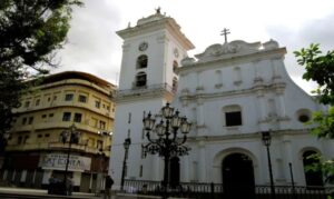 Iglesia de Caracas niega "extorsión" a familias tras denuncias de hija de González Urrutia