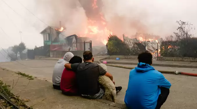 Incendios en Chile dejan 18 muertos y 300 viviendas afectadas
