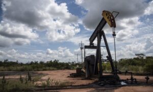 Ingresan 300 millones de dólares por la venta del petróleo