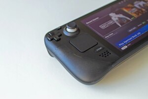 Intel desafía a AMD con chips para consolas portátiles