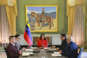 Inteligencia de EE UU duda sobre cooperación de Delcy Rodríguez