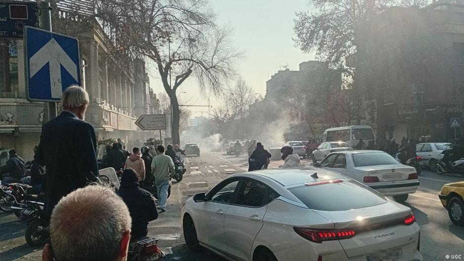 Irán anuncia asignación mensual a ciudadanos tras protestas – DW – 05/01/2026