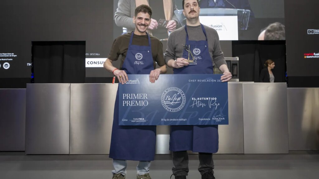 Javier Ochoa y Garikoitz Arruabarrena, de Masta Taberna, se alzan con el premio Cocinero Revelación