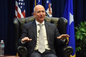Jeff Bezos dice que mejor no te compres un PC. El futuro de los videojuegos se va a jugar muy lejos de tu casa