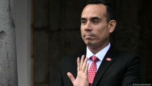 Jerí no dimitirá tras polémica por reunión con chino