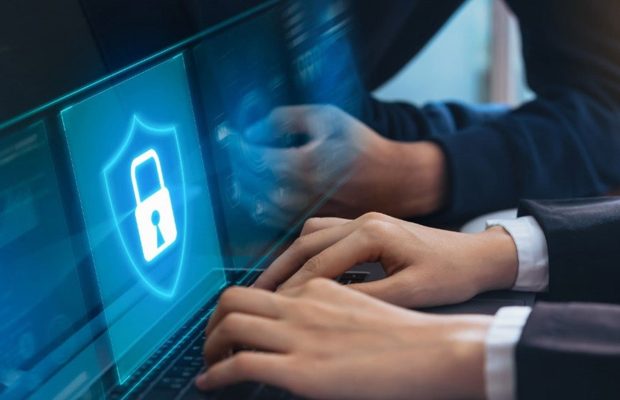 Joven creó proyecto que usa la IA para prevenir estafas cibernéticas