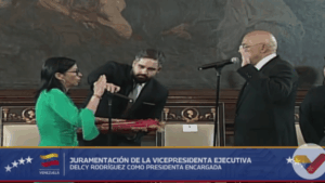 Juramentan a Delcy Rodríguez como presidenta encargada