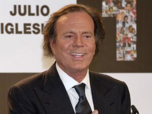 La Fiscalía de la Audiencia Nacional investiga la denuncia contra Julio Iglesias tras ser acusado de agresión sexual | europapress.es