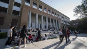 Estas son las cinco carreras universitarias que no deberías estudiar este 2026 según la IA La IA