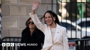 La «atípica» visita de María Corina Machado a la Casa Blanca en la que le «presentó» su premio Nobel de la Paz a Donald Trump
