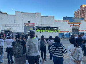 La espera no bastó para presenciar excarcelaciones en El Helicoide