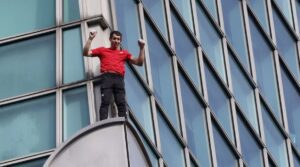 La insólita cifra que Alex Honnold recibió por escalar el Taipei 101 – AlbertoNews