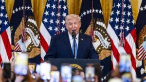La operación militar de Trump en Venezuela abre nuevas grietas en el movimiento MAGA | elperiodico.com
