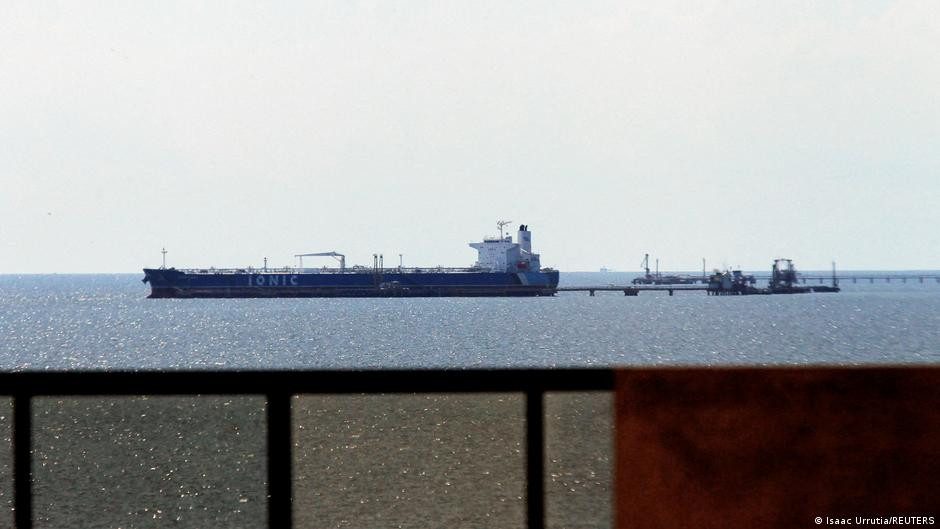 La petrolera Chevron envía 11 buques a Venezuela – DW – 06/01/2026