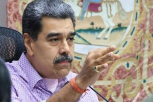 La razón por la que Nicolás Maduro quiere cambiar los pozos petrolíferos por hortalizas
