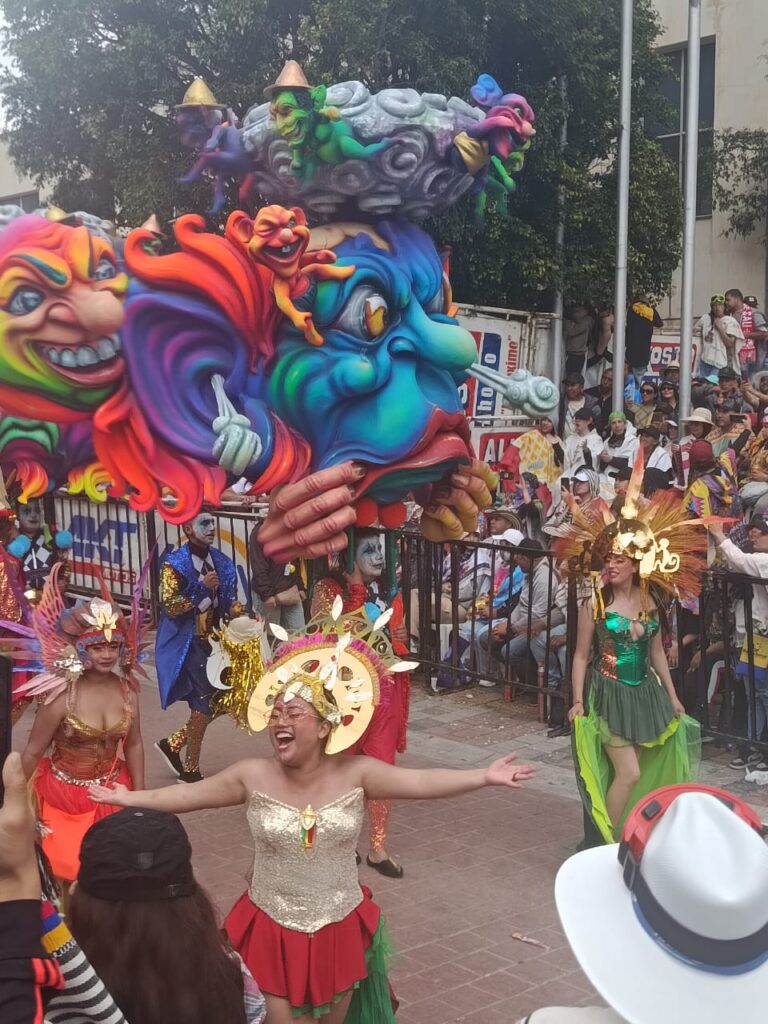 Las comparsas del Carnaval de Negros y Blancos 2026 en Pasto brillaron con color, historia y ritmo