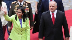 Las contradicciones de Diosdado Cabello y Delcy Rodríguez sobre la relación del régimen venezolano con EEUU