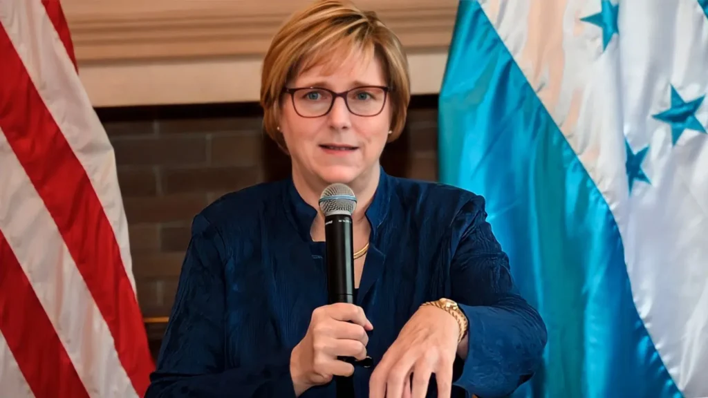 Laura Dogu