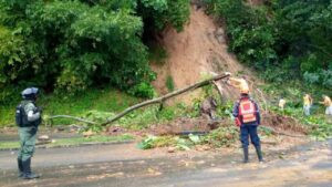 Lluvias provocan derrumbes y afectan viviendas en Mérida