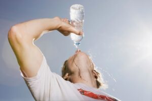 Los 6 mitos sobre la hidratación que podrían estar perjudicando tu salud | National Geographic