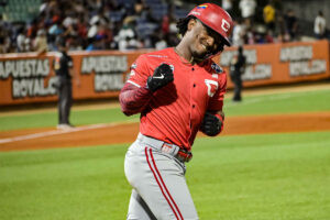 Luisangel Acuña se convierte en el primer criollo con cuatro jonrones en un juego – Diario El Luchador