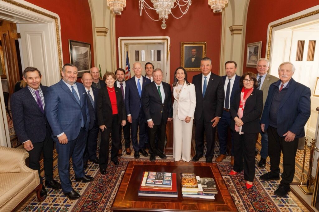 Machado agradece recibimiento a senadores bipartidistas de EEUU y ratifica determinación para “avanzar en la transición de Venezuela hacia la democracia” - AlbertoNews