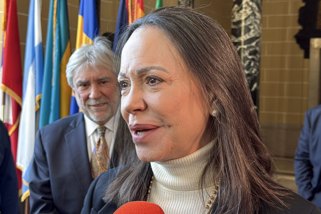 Machado denuncia que el chavismo "manipula" y que no ha liberado a la mayoría de presos políticos