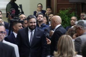Maduro Guerra dijo que tuvo comunicación indirecta con su padre