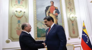 Maduro recibe a enviado especial de China en Miraflores